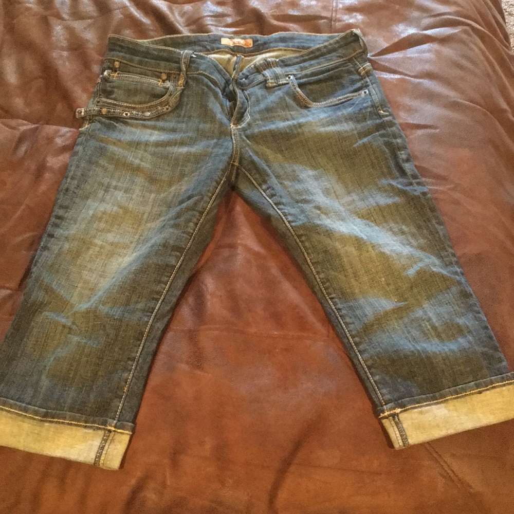 Woman’s capris